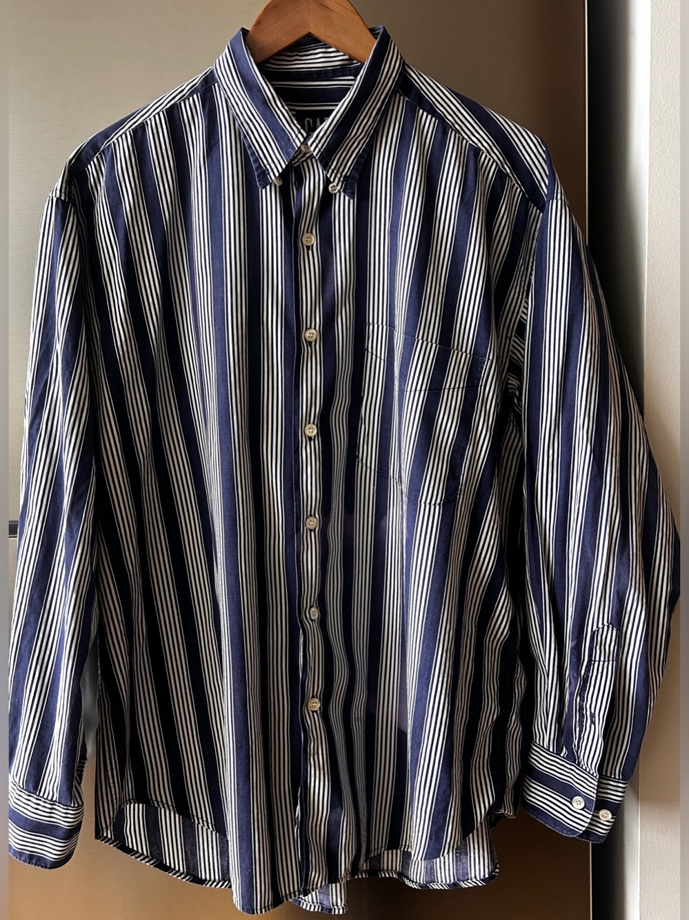 Vintage GAP Men’s L Blue White Striped Cotton Button Down Shirt Distressed